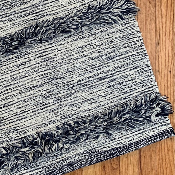 ❌SOLD❌ NWT Blue Textured Fringe Woven Area Rug - Picture 3 of 8
